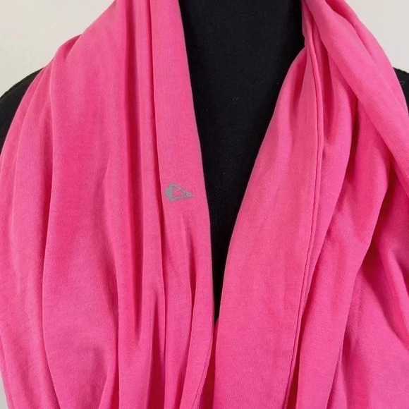Ivivva  Infinity Pink Scarf - Picture 4 of 4